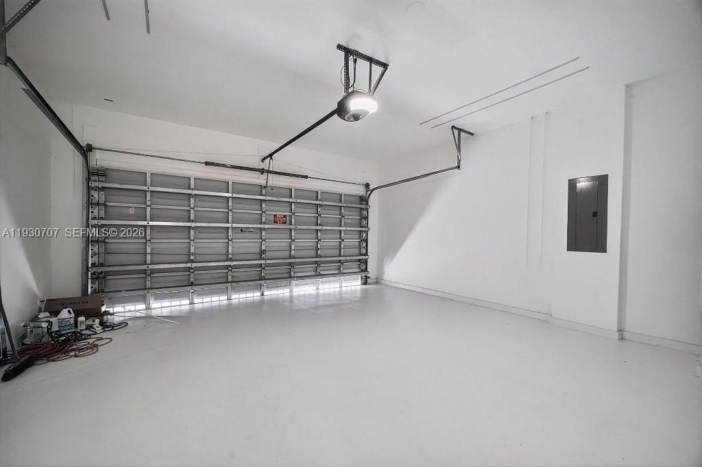 DORAL ISLES NORTH SEC ONE - Residential