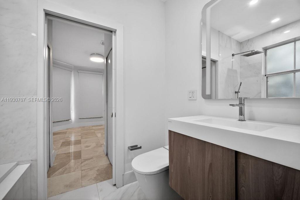 DORAL ISLES NORTH SEC ONE - Residential