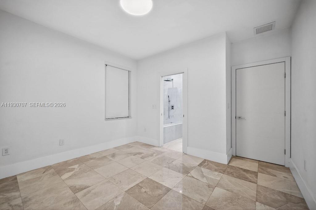 DORAL ISLES NORTH SEC ONE - Residential