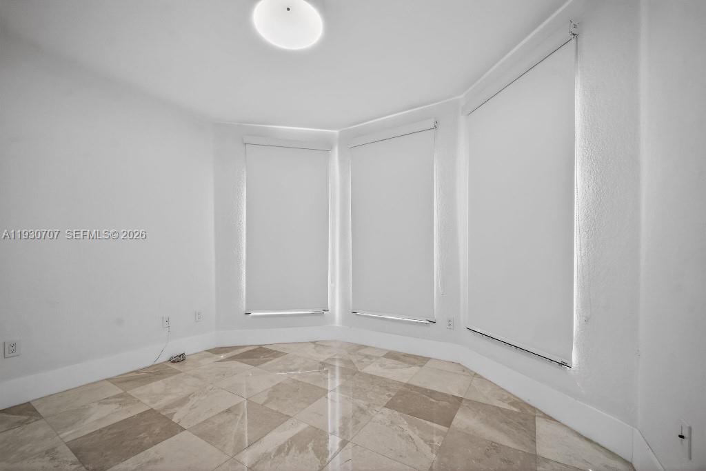 DORAL ISLES NORTH SEC ONE - Residential