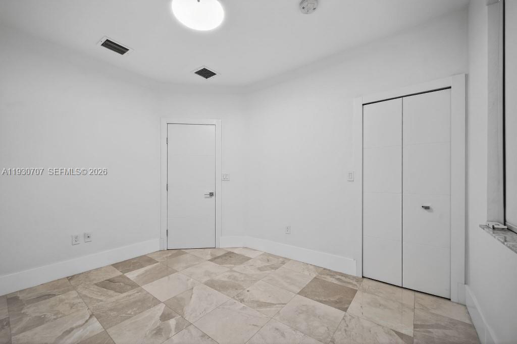 DORAL ISLES NORTH SEC ONE - Residential