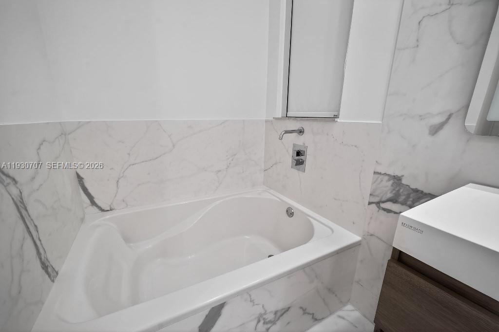 DORAL ISLES NORTH SEC ONE - Residential