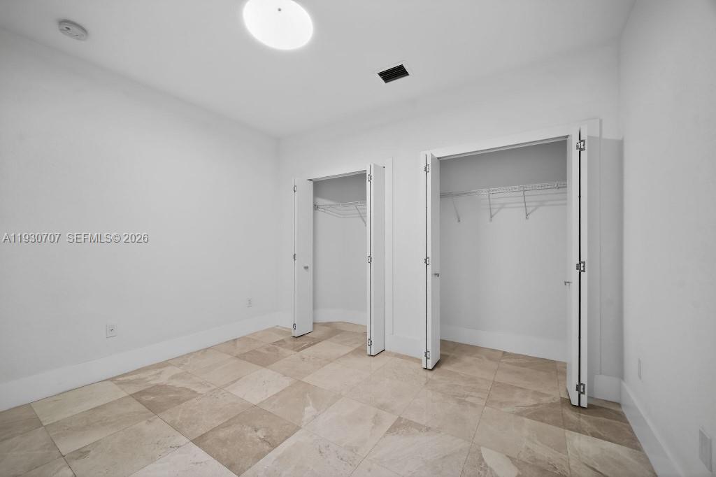 DORAL ISLES NORTH SEC ONE - Residential