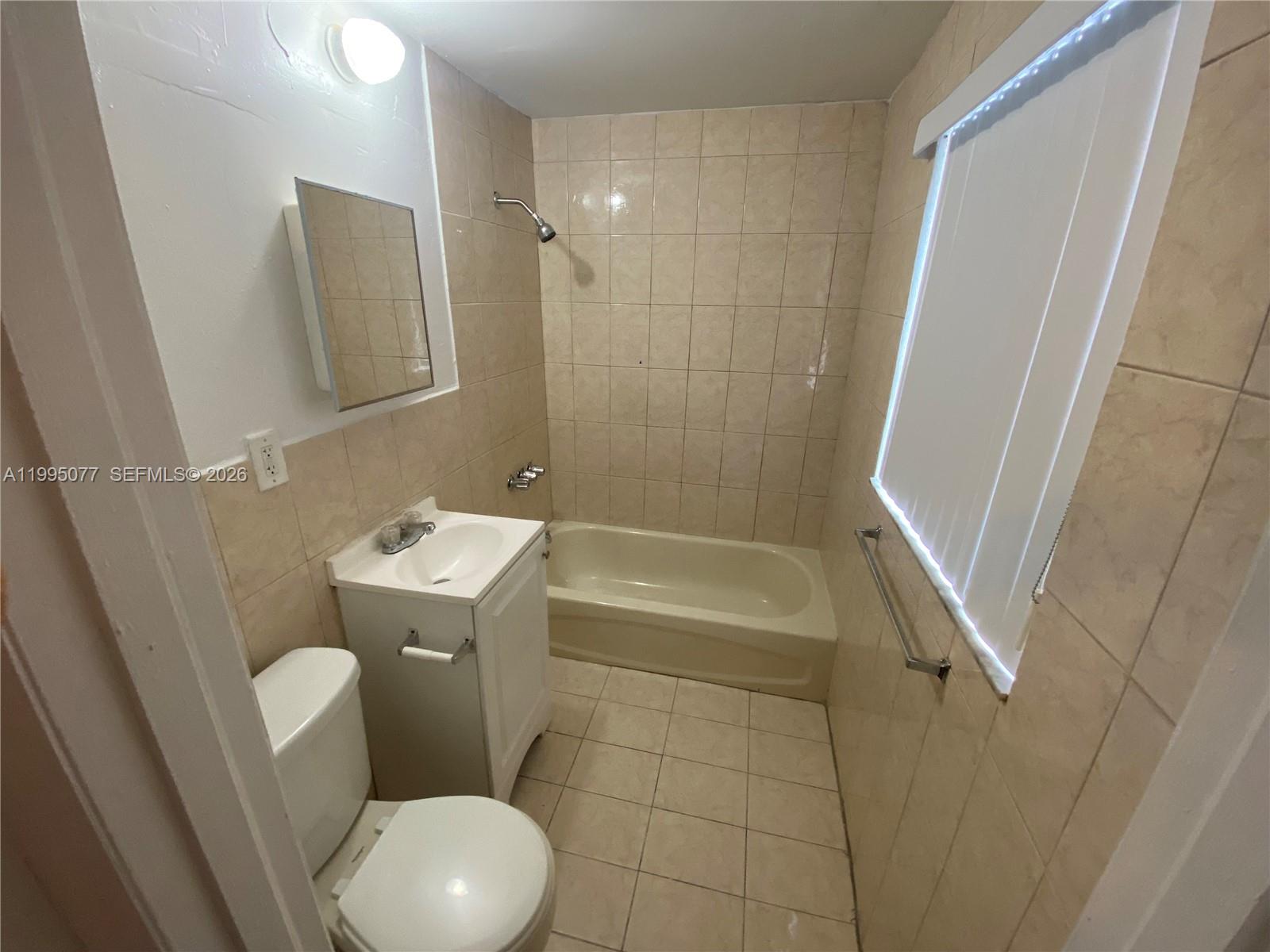 COLLEGE PARK - Residential Lease