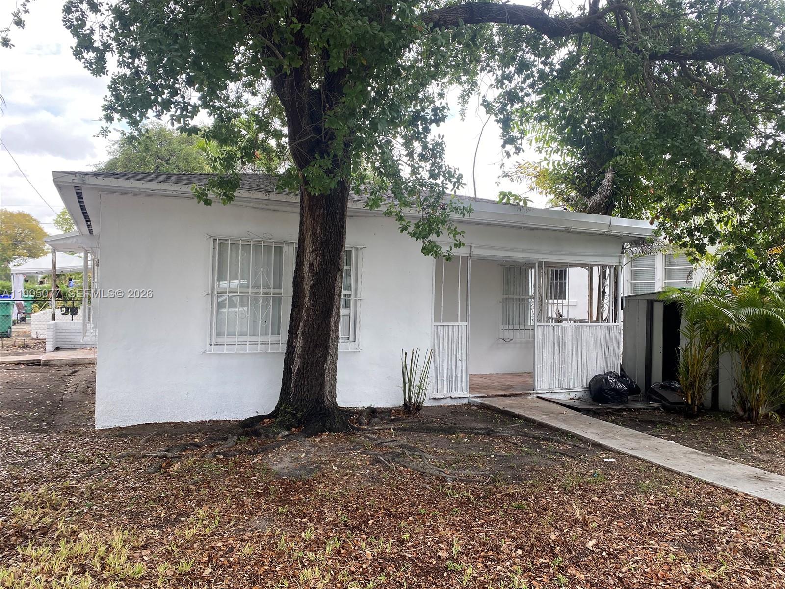 COLLEGE PARK - Residential Lease