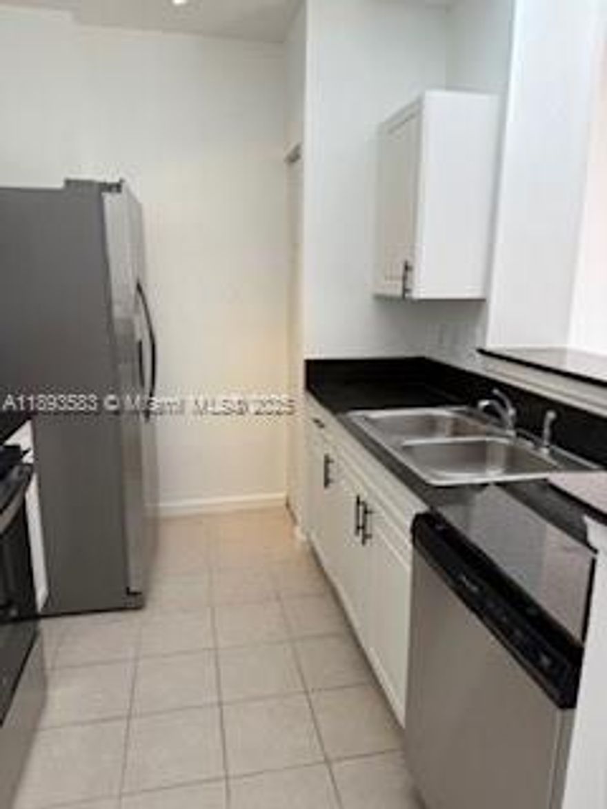 ***LOCATION LOCATION LOCATION ***1-1PENTHOUSE OVERLOOKING. THIS BRIGHT AND AIRY HOME HAS BEEN FRESHLY PAINTED AND FEATURES BRAND-NEW APPLIANCES, CREATING A SPACE THAT IS BOTH STYLISH AND MOVE-IN READY.  POOL, GYM, CONCIERGE AND BEAUTIFUL LOBY TO ENJOY. LOCATED IN CITYPLACE, YOU'LL ENJOY UNPARALLELED ACCESS TO WEST PALM BEACH, FINEST ARTS AND CULTURE, DINING, SHOPPING, AND ENTERTAINMENT. LIVING HERE MEANS IMMERSING YOURSELF IN A VIBRANT COMMUNITY JUST STEPS FROM EVERYTHING YOU LOVE. *