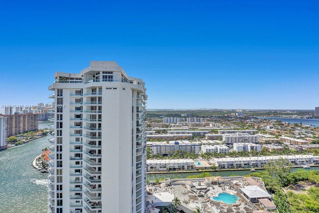 2800 ISL BLVD WILLIAMS IS - Residential