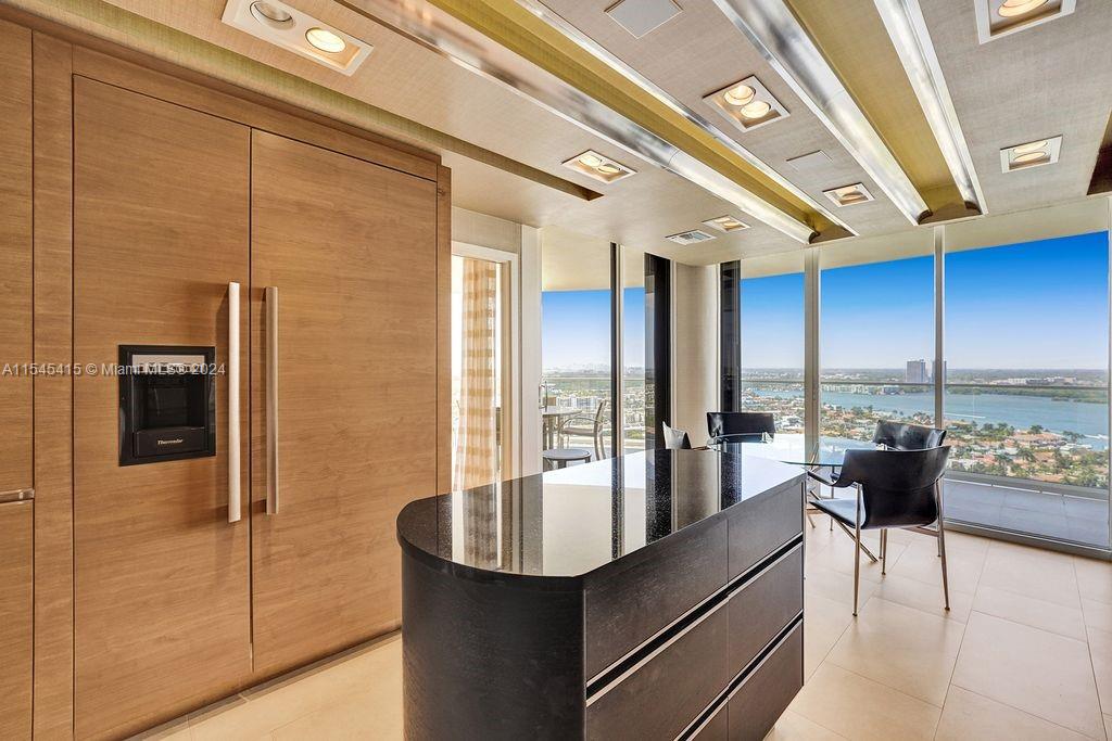 2800 ISL BLVD WILLIAMS IS - Residential