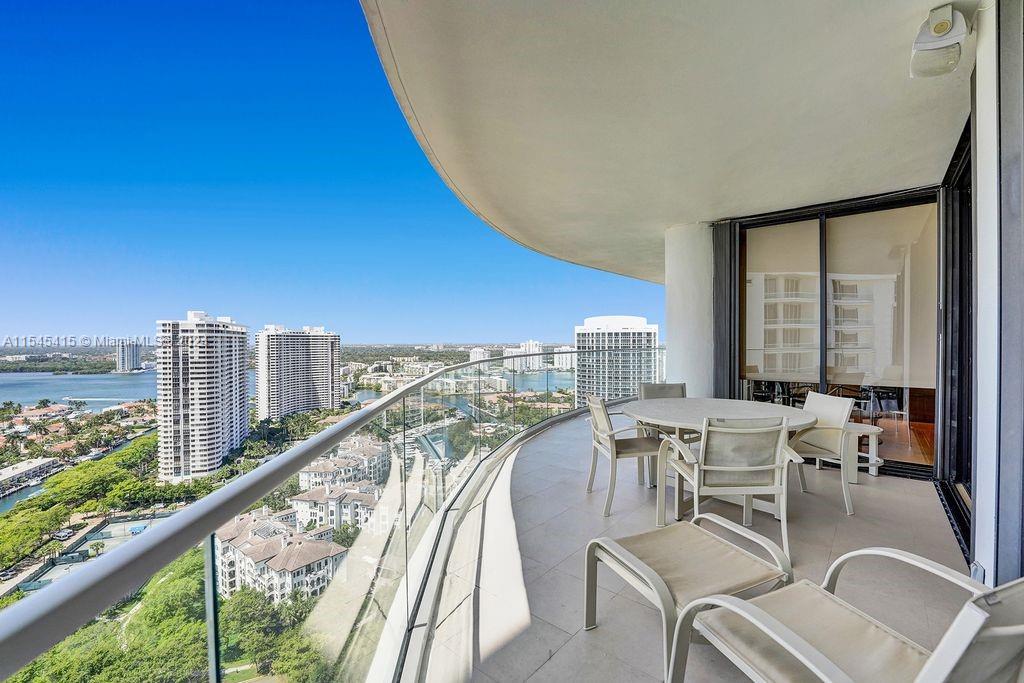 2800 ISL BLVD WILLIAMS IS - Residential