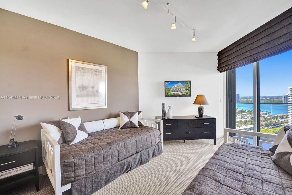 2800 ISL BLVD WILLIAMS IS - Residential