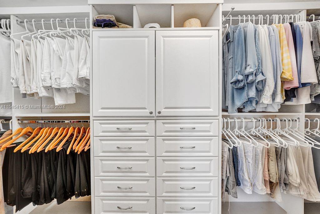 2800 ISL BLVD WILLIAMS IS - Residential