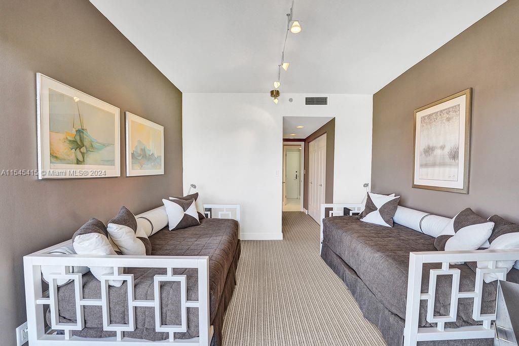 2800 ISL BLVD WILLIAMS IS - Residential