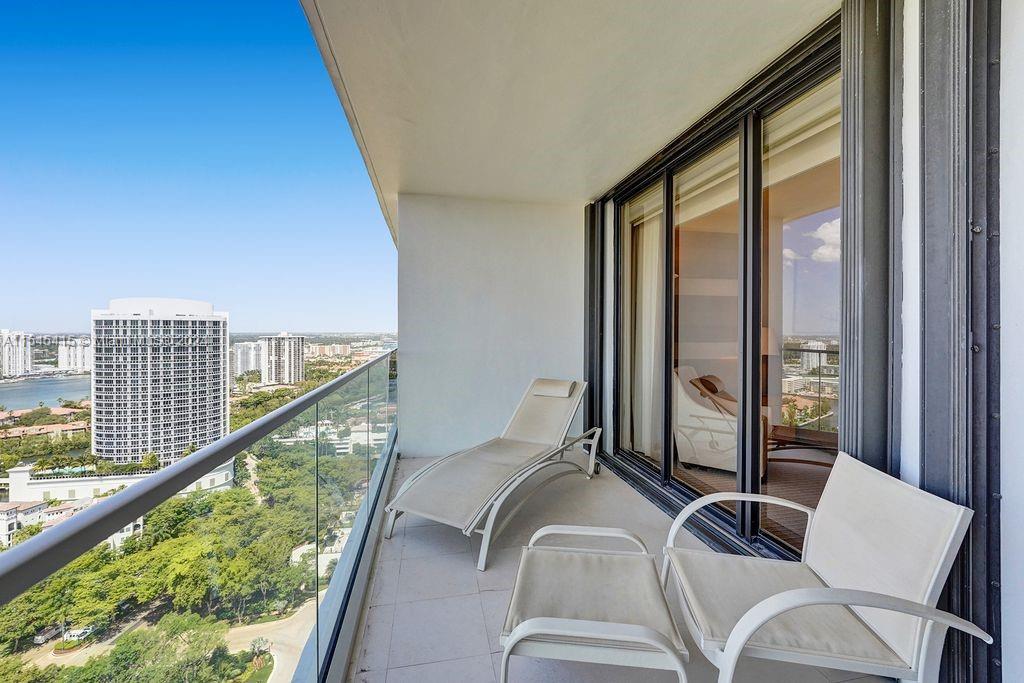 2800 ISL BLVD WILLIAMS IS - Residential