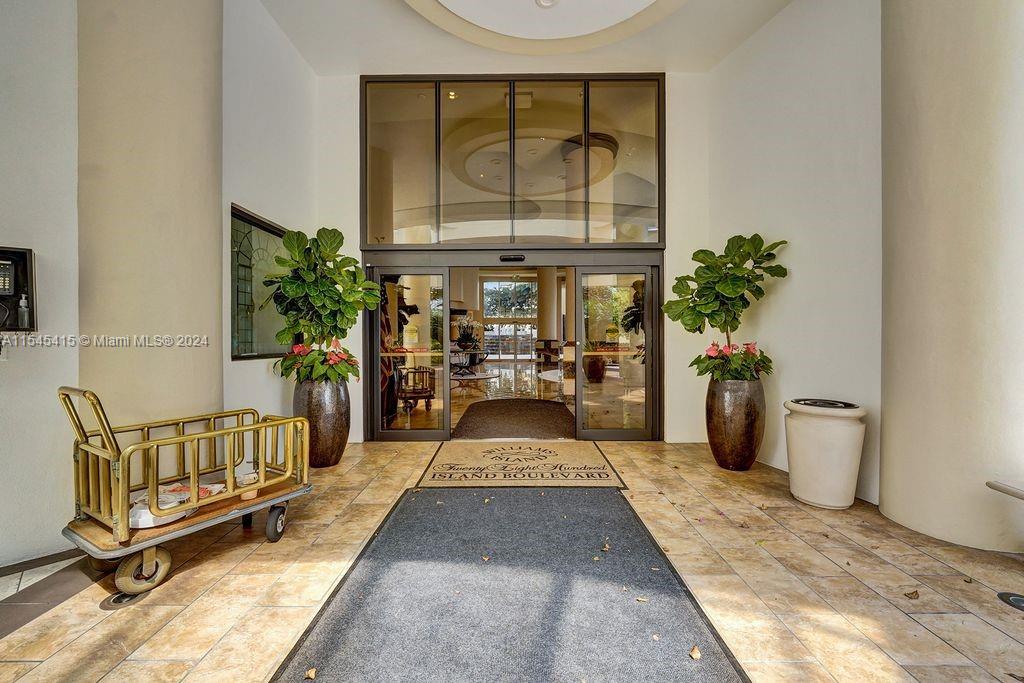 2800 ISL BLVD WILLIAMS IS - Residential