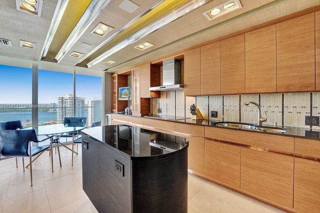 2800 ISL BLVD WILLIAMS IS - Residential