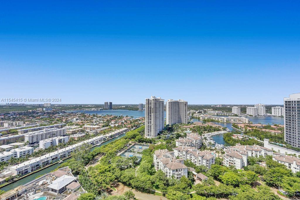 2800 ISL BLVD WILLIAMS IS - Residential