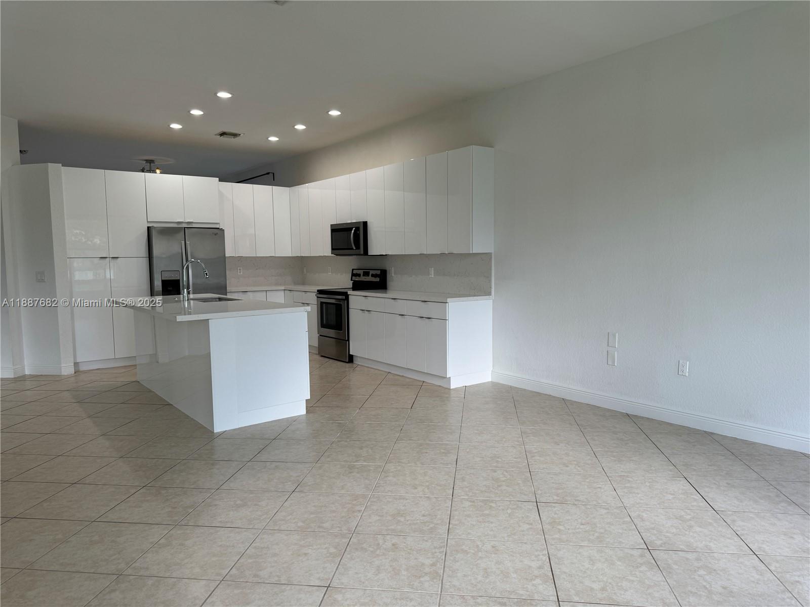 ISLES AT WESTON - Residential Lease