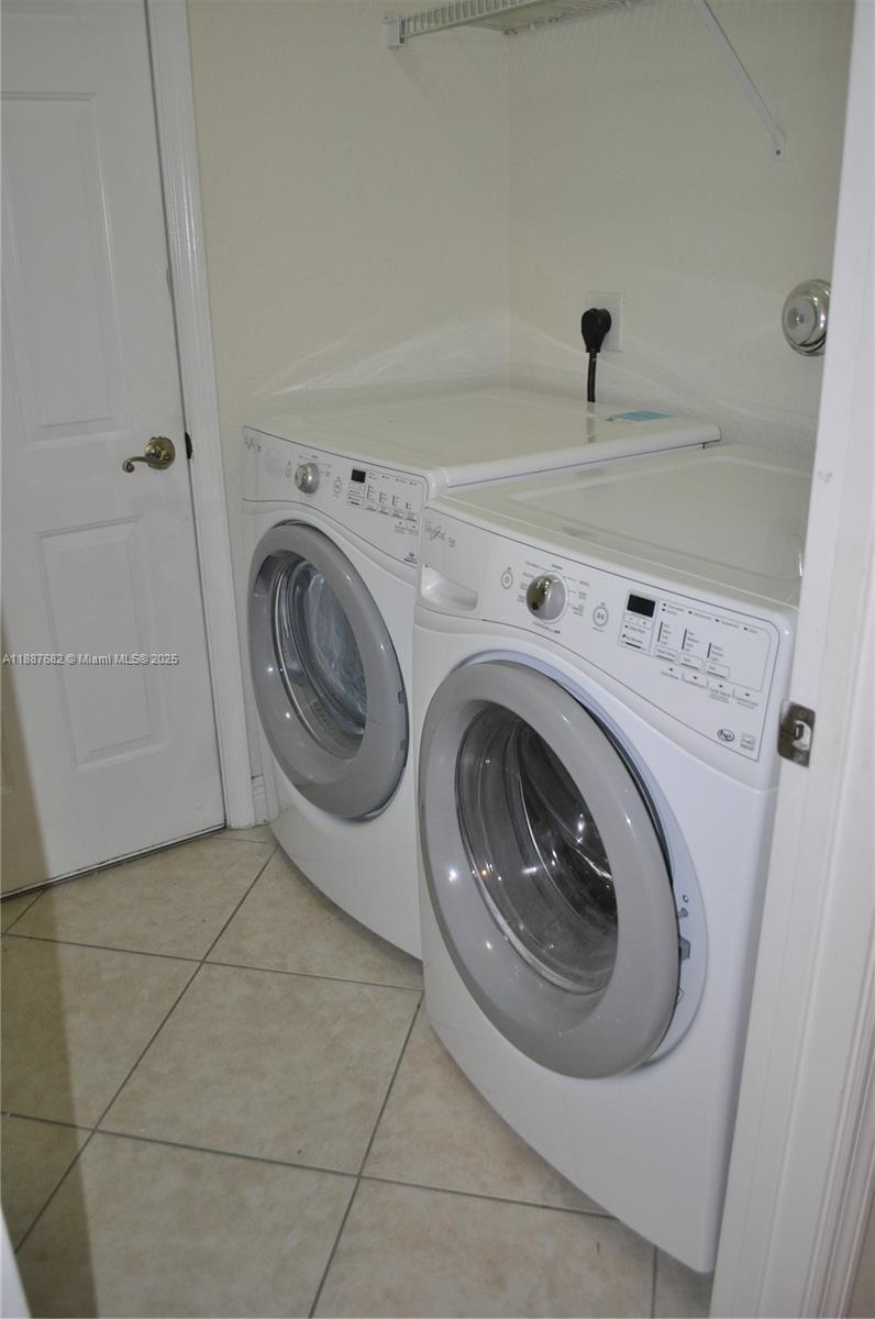 ISLES AT WESTON - Residential Lease