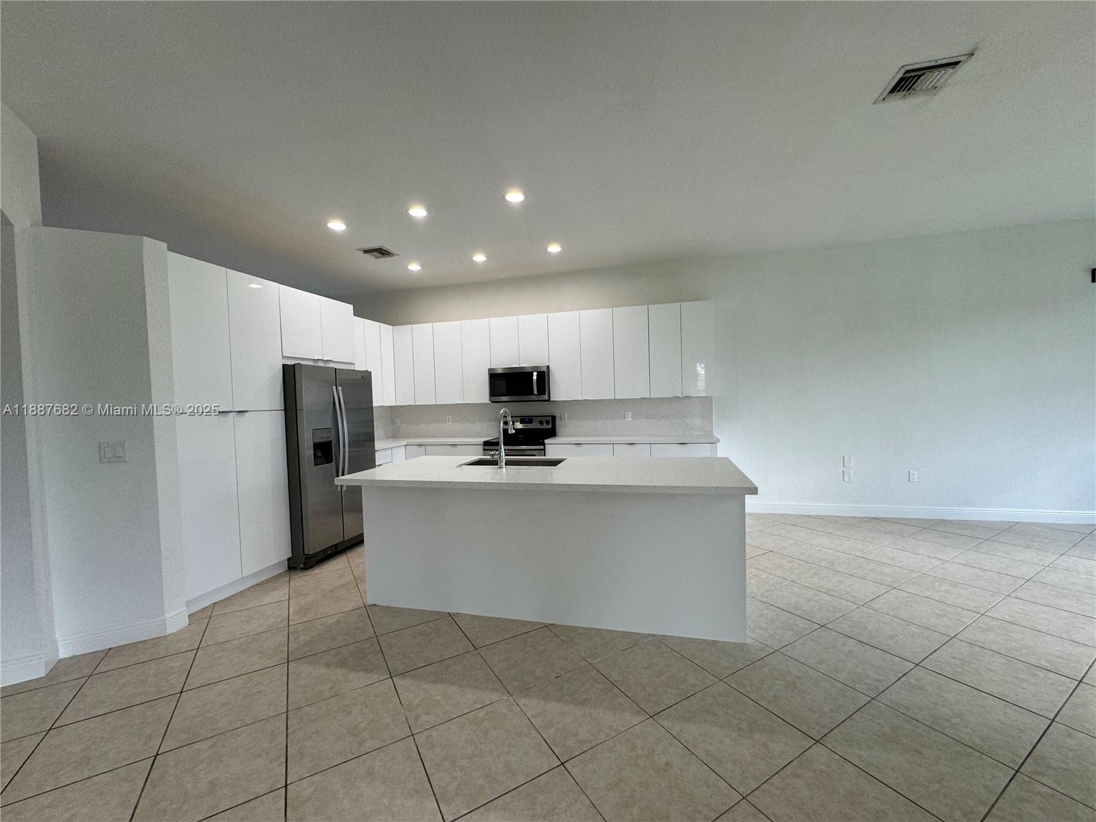 ISLES AT WESTON - Residential Lease