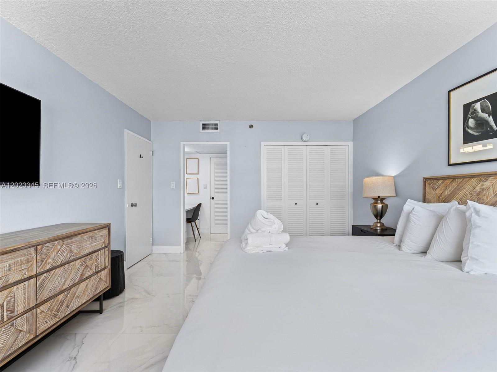 THE ALEXANDER CONDO - Residential