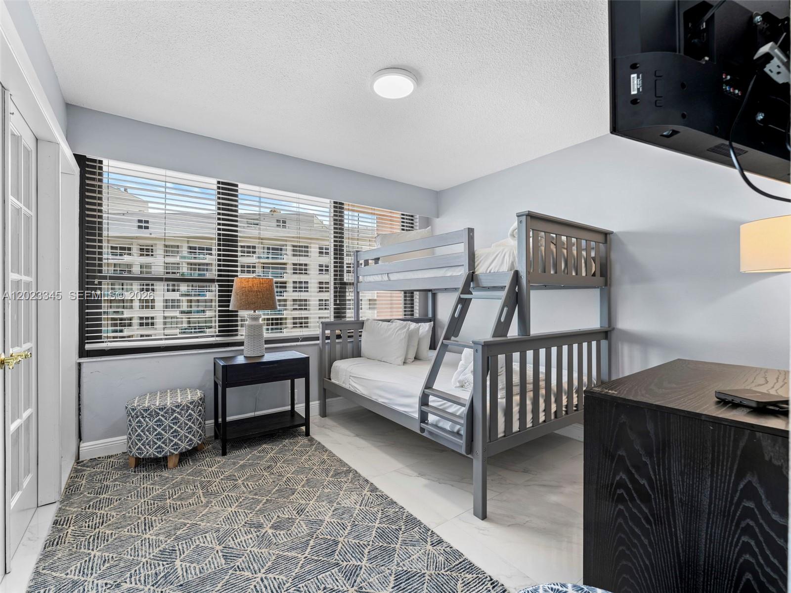 THE ALEXANDER CONDO - Residential