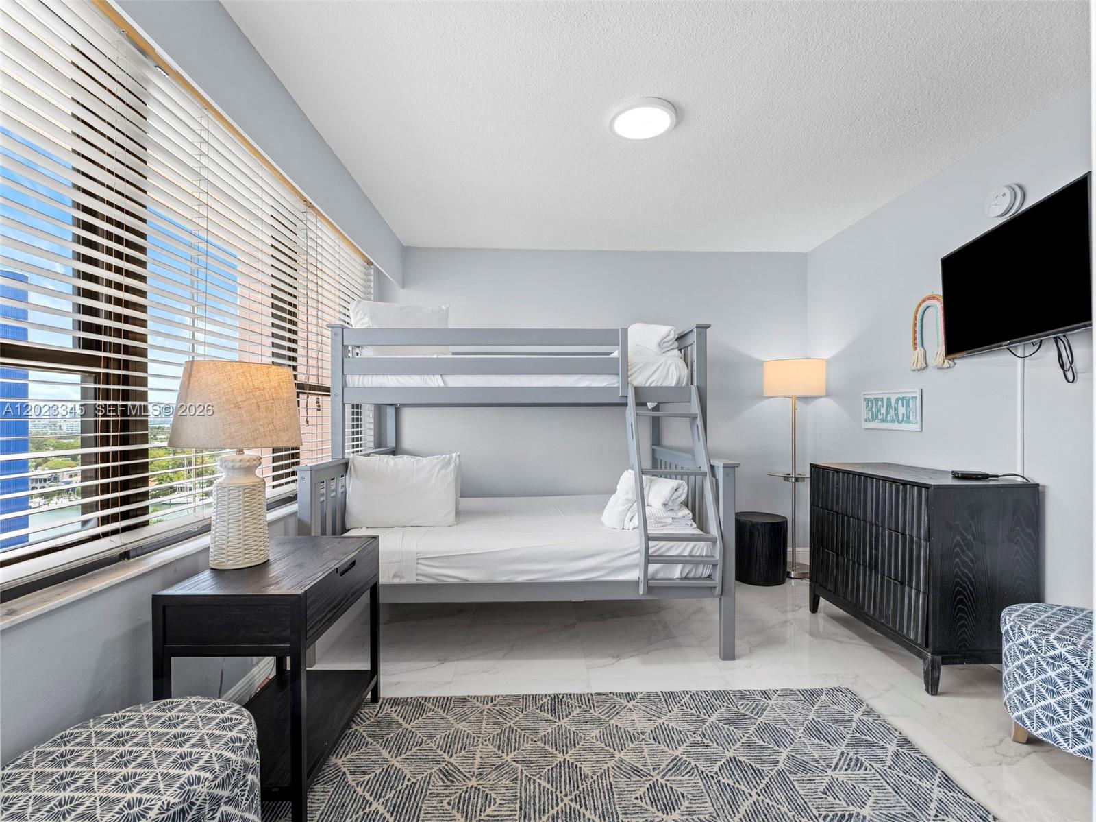 THE ALEXANDER CONDO - Residential