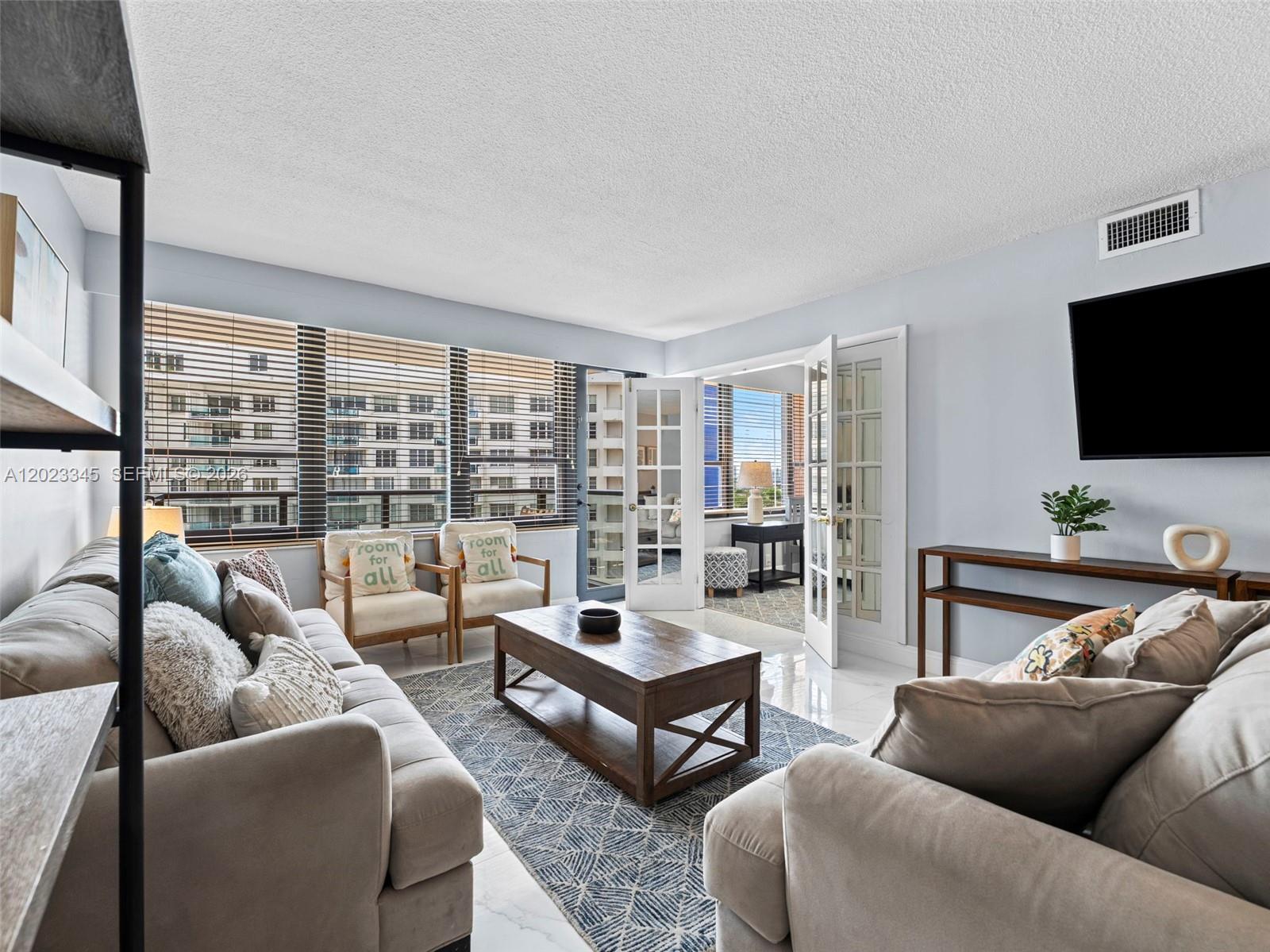 THE ALEXANDER CONDO - Residential