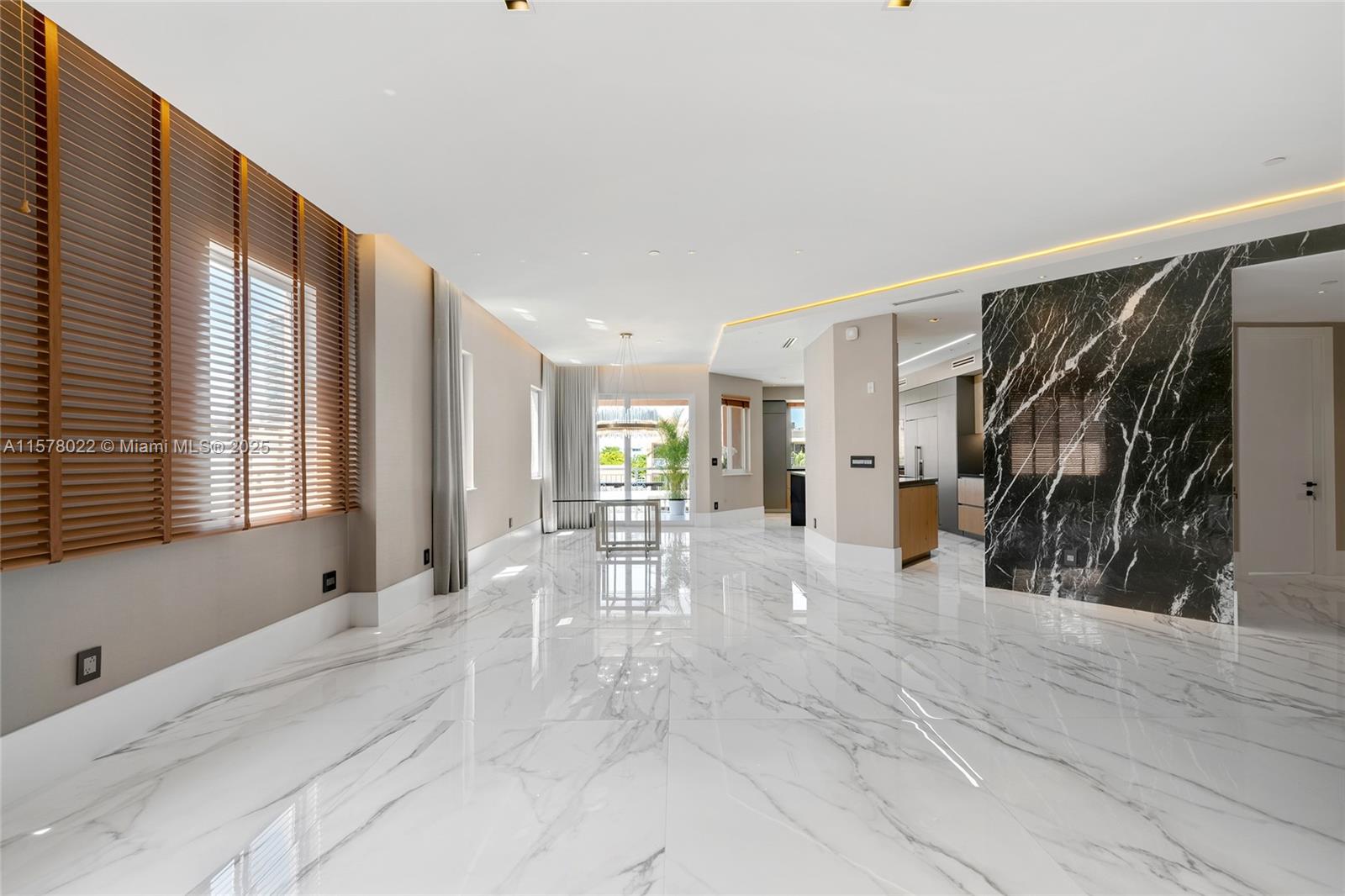 THE COURTS AT SOUTH BEACH - Residential