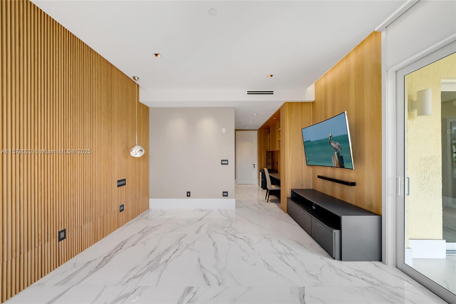 THE COURTS AT SOUTH BEACH - Residential