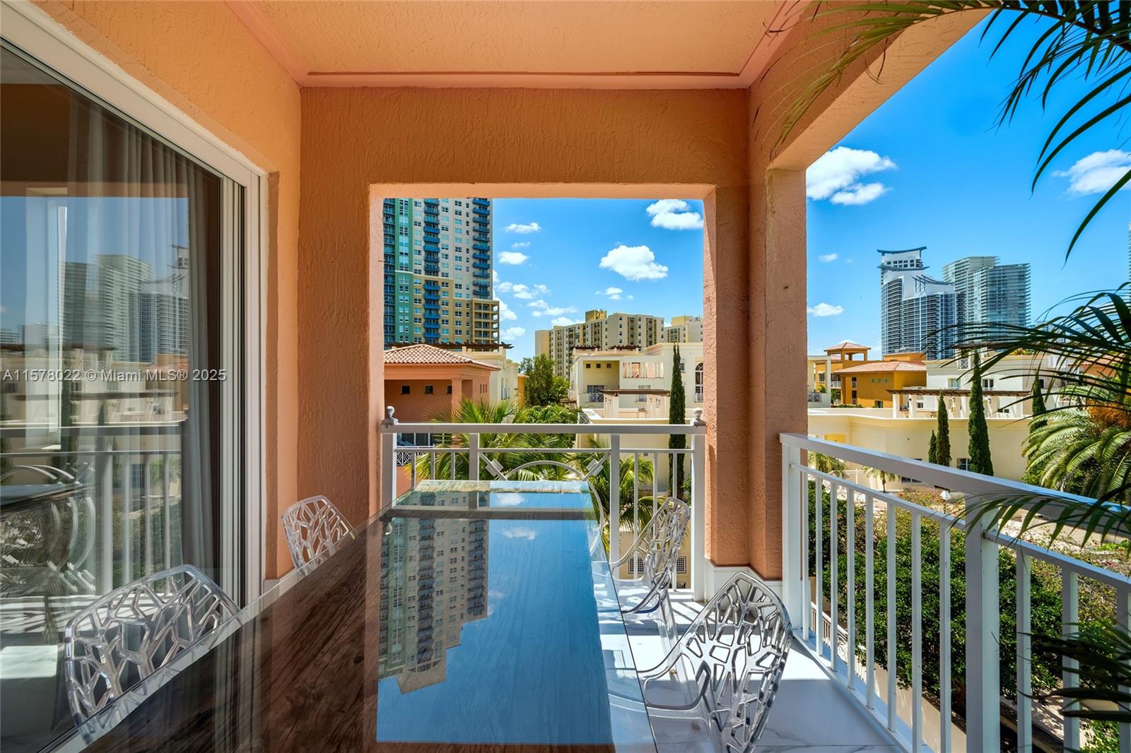 THE COURTS AT SOUTH BEACH - Residential