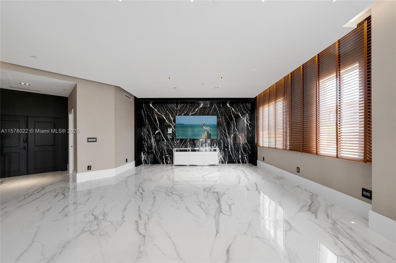 THE COURTS AT SOUTH BEACH - Residential