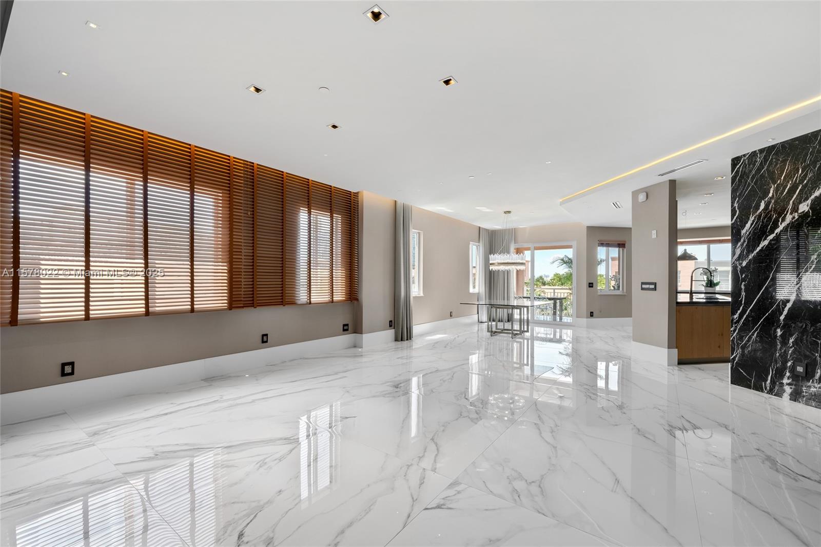 THE COURTS AT SOUTH BEACH - Residential