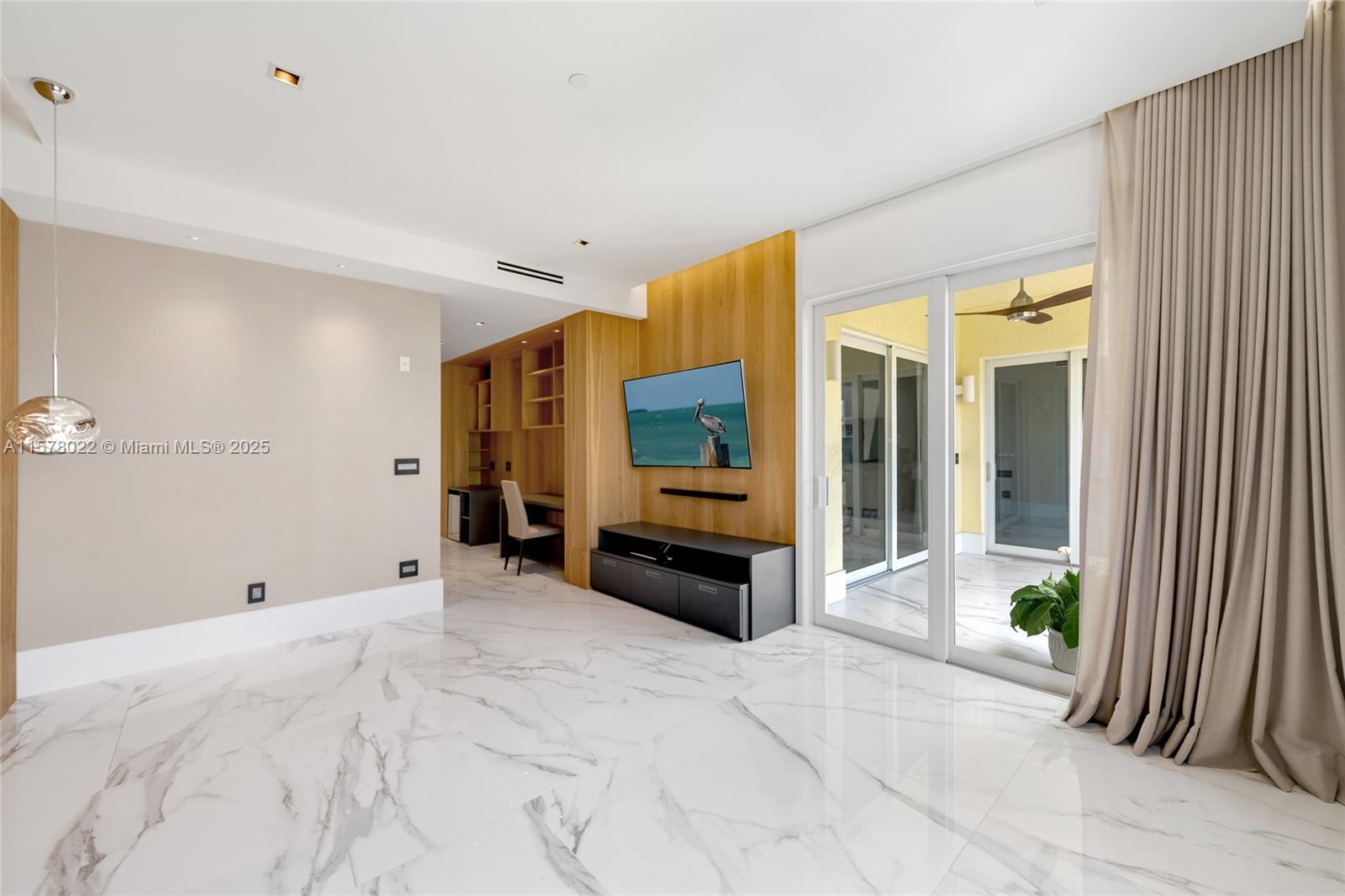 THE COURTS AT SOUTH BEACH - Residential