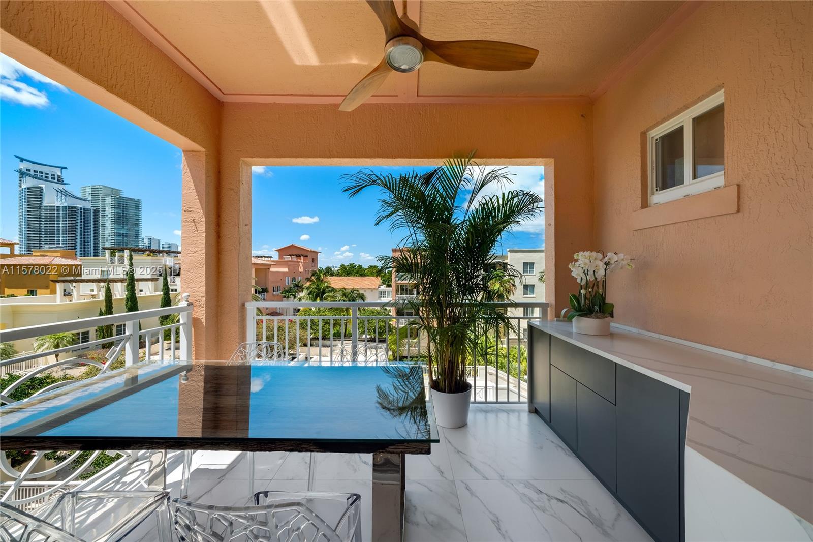 THE COURTS AT SOUTH BEACH - Residential