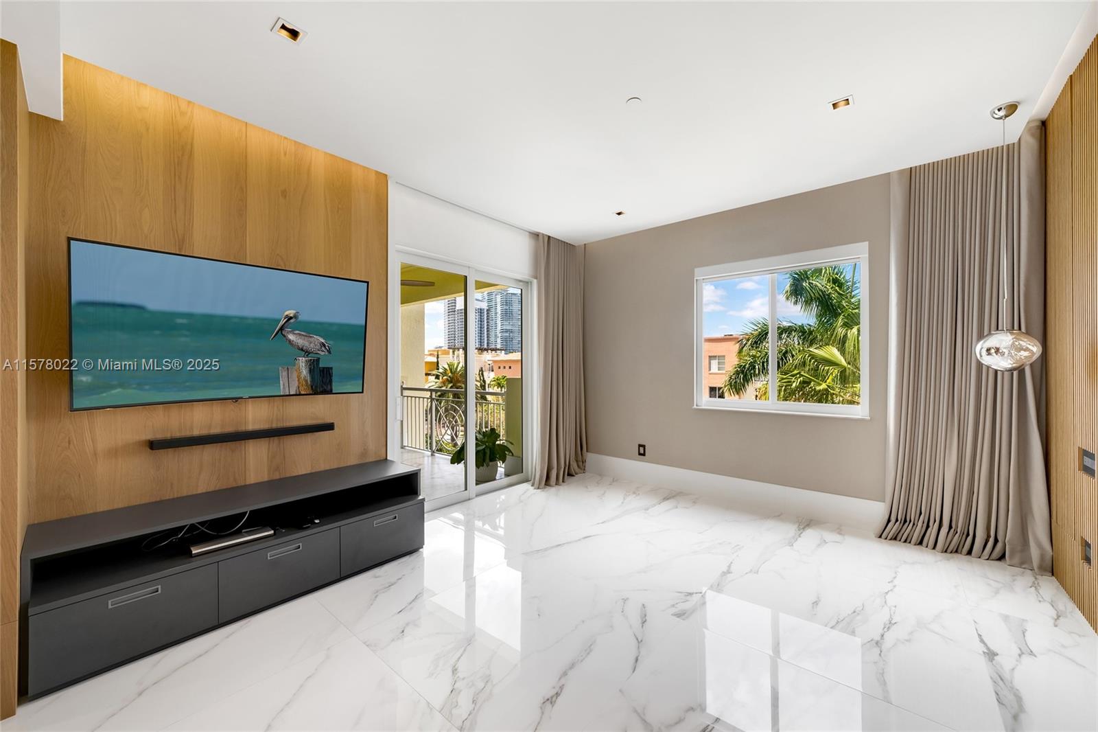 THE COURTS AT SOUTH BEACH - Residential