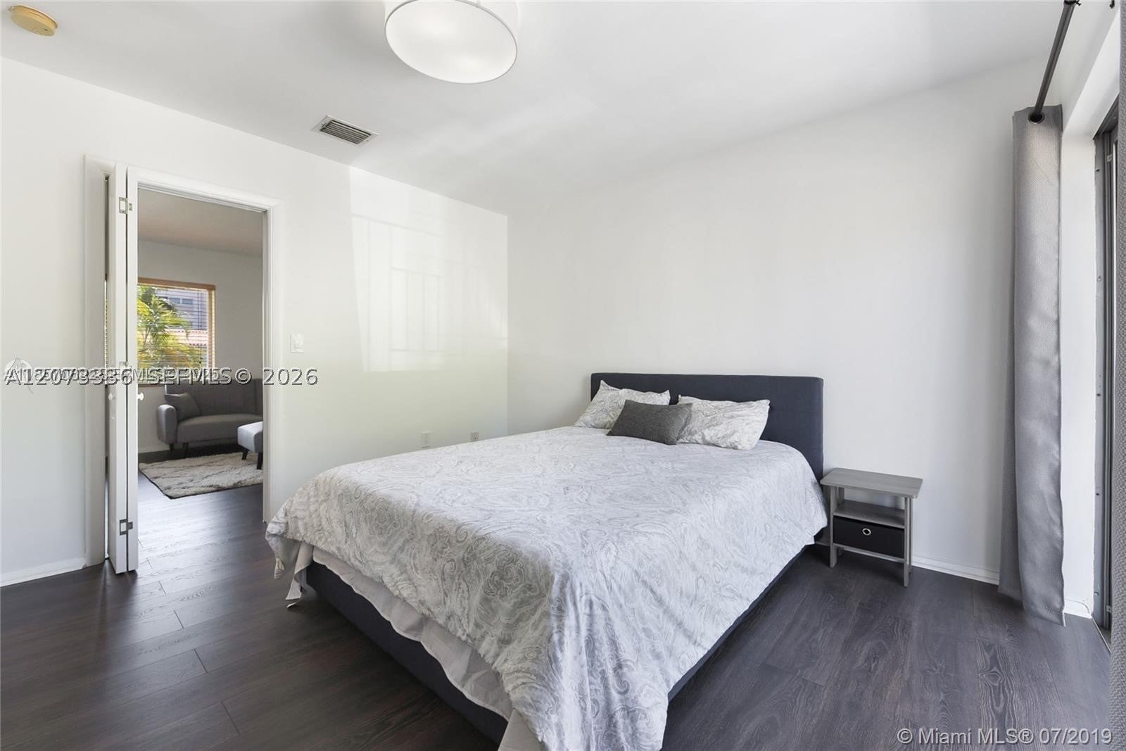 345 Michigan Ave 17