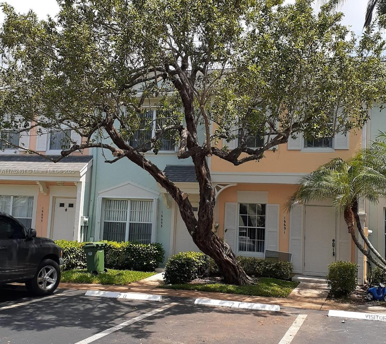 Rental Property at 16691 Hemingway Dr, Weston, Broward County, Florida - Bedrooms: 2 
Bathrooms: 3  - $2,600 MO.