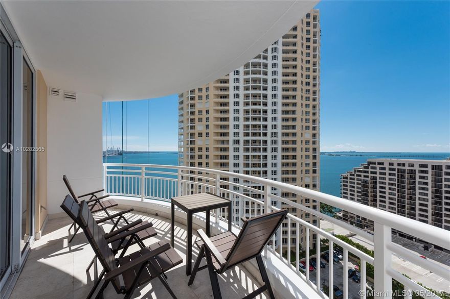 One of the largest one bedroom unit on the private island of Brickell Key. Lots of natural light! Great balcony with amazing views of South Beach, Key Biscayne, Biscayne Bay and Brickell.&#xD;&#xA;Great amenities, includes TENIS COURTS, 2 racquetball, squash courts. State of the art fitness center, sauna and much more! 14 hours concierge and valet parking.