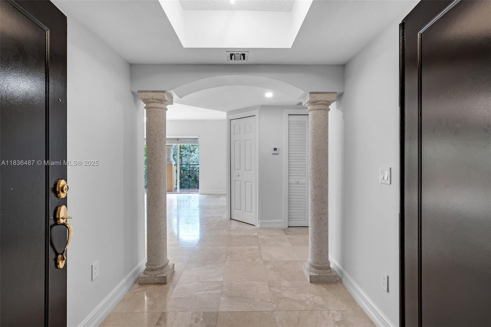 101 Sidonia Ave 201