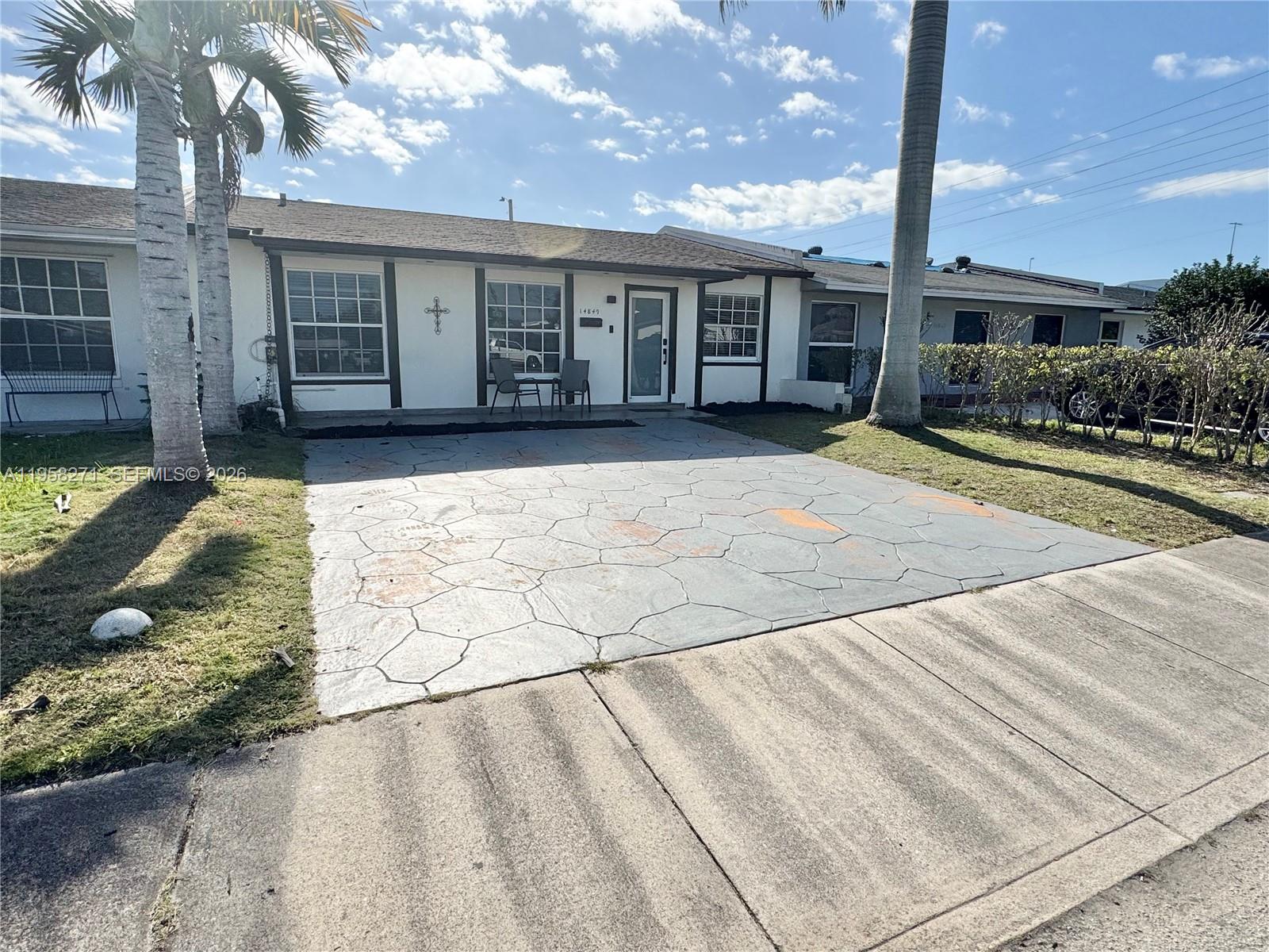 RICHMOND TOWNHOUSE - Residential Lease