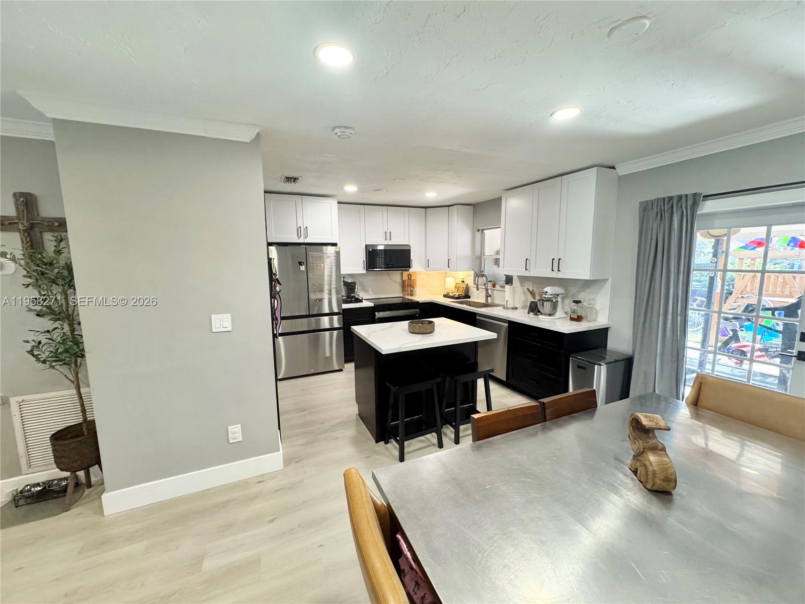 RICHMOND TOWNHOUSE - Residential Lease