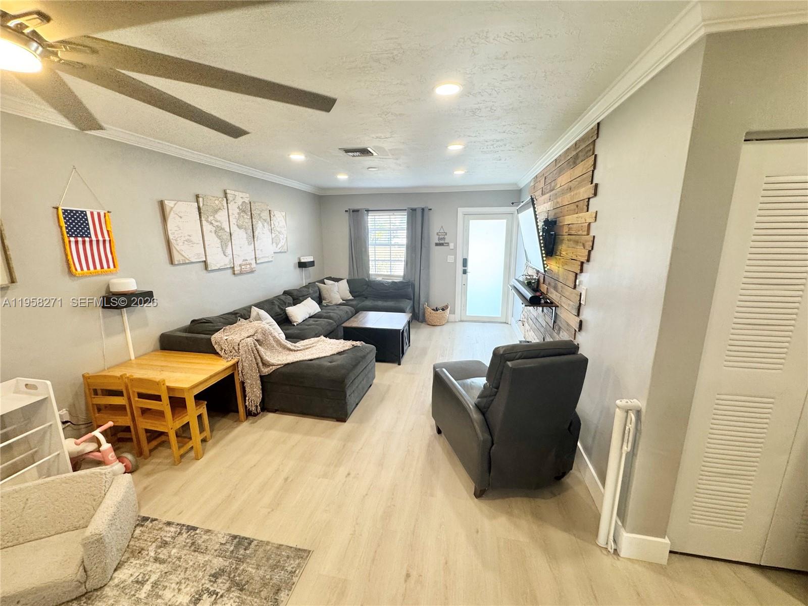 RICHMOND TOWNHOUSE - Residential Lease