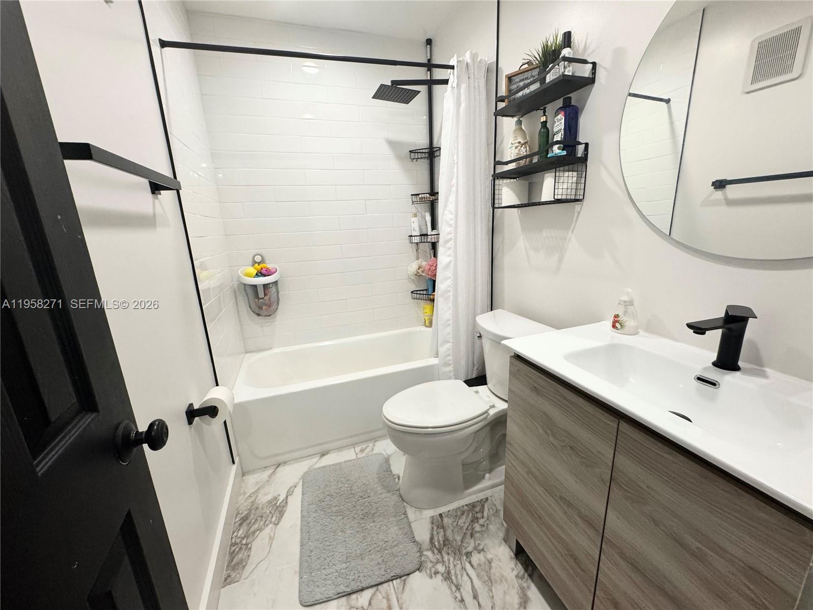 RICHMOND TOWNHOUSE - Residential Lease