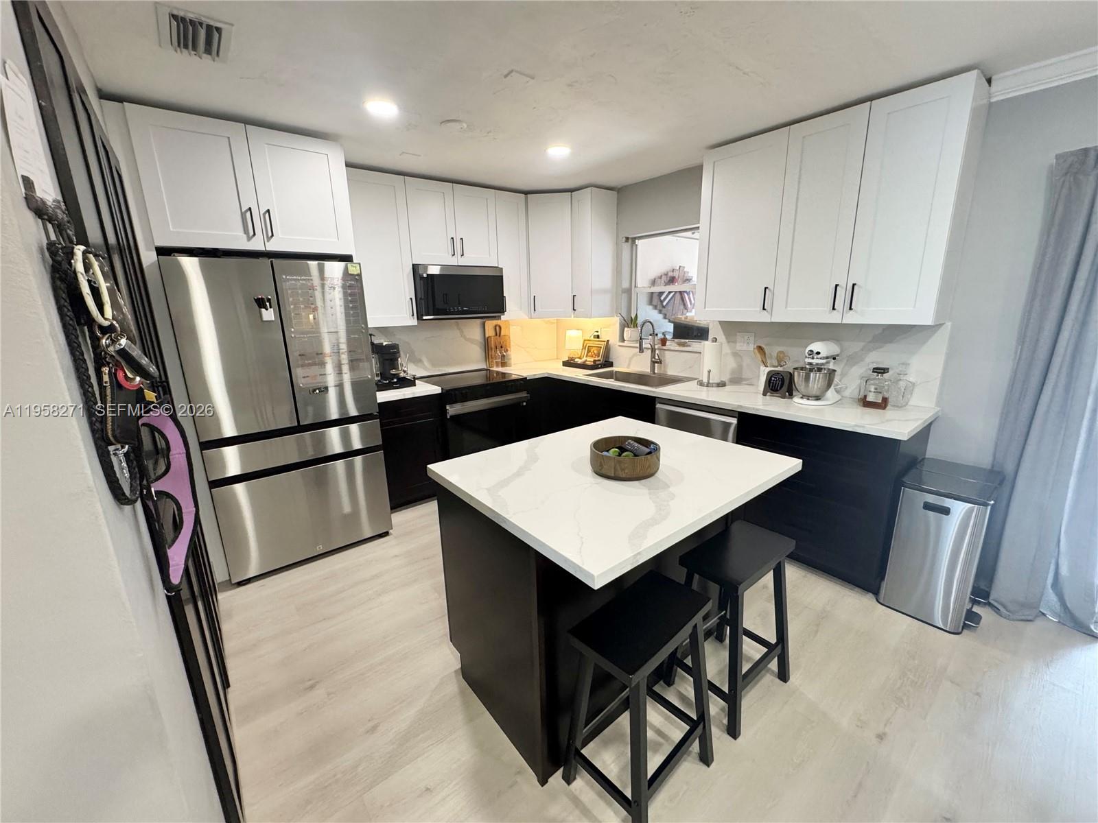 RICHMOND TOWNHOUSE - Residential Lease