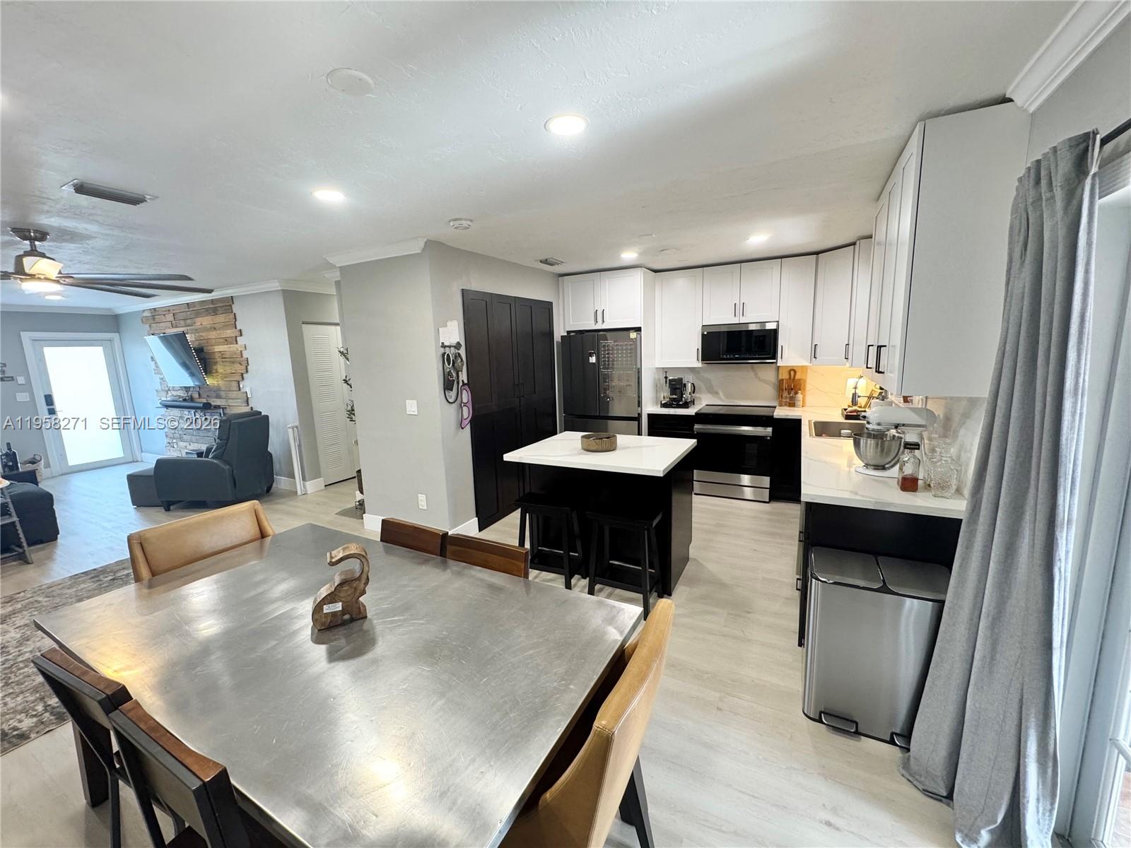 RICHMOND TOWNHOUSE - Residential Lease