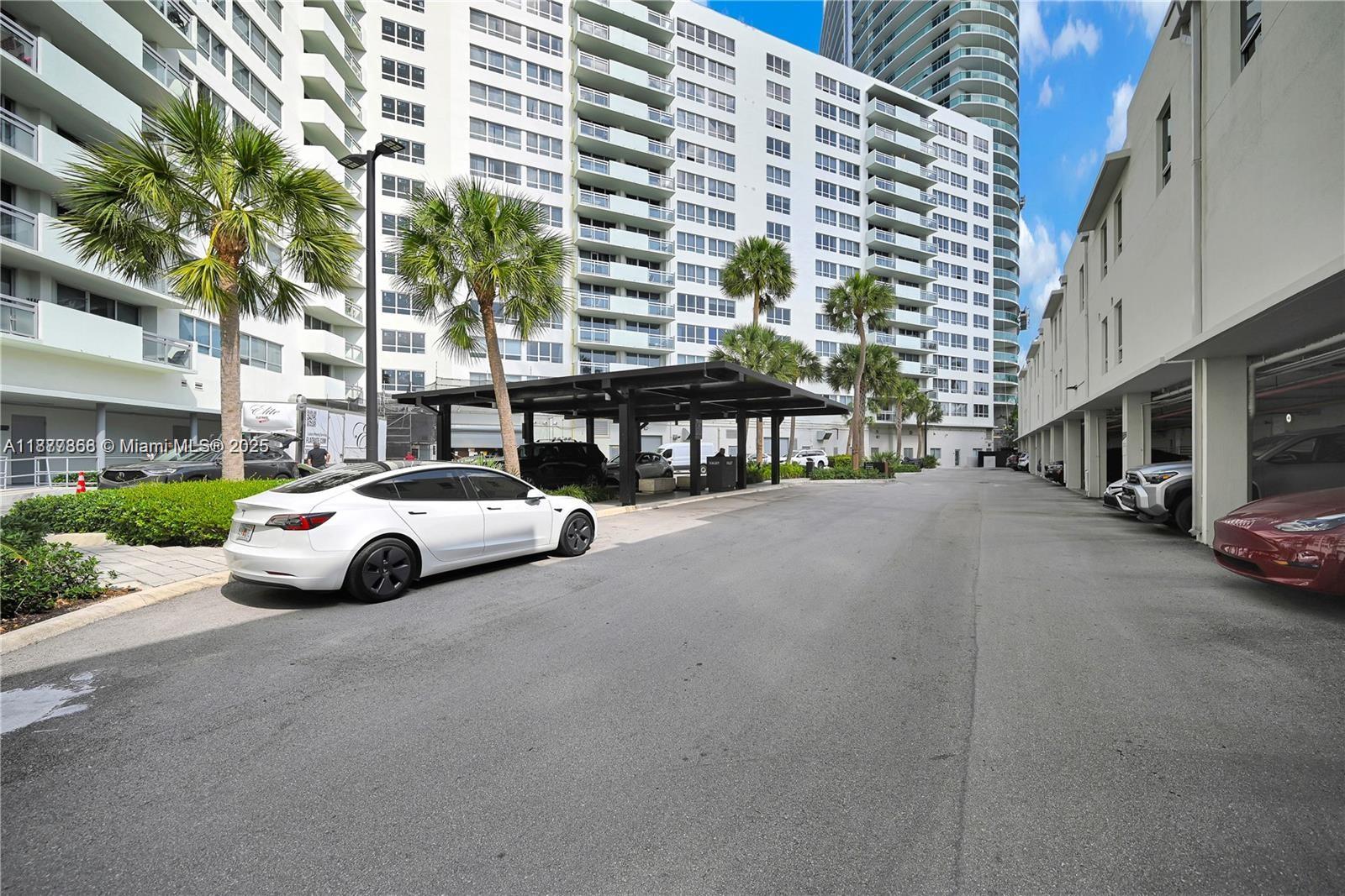 FLAMINGO SOUTH BEACH I CO - Residential