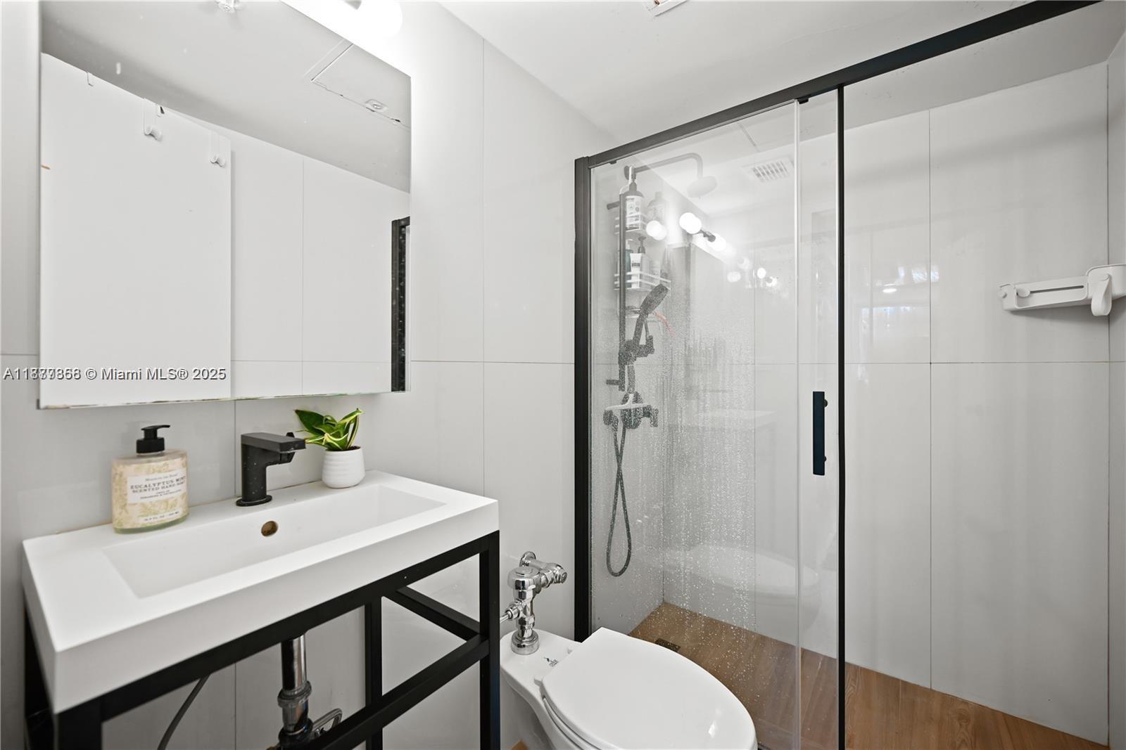 FLAMINGO SOUTH BEACH I CO - Residential