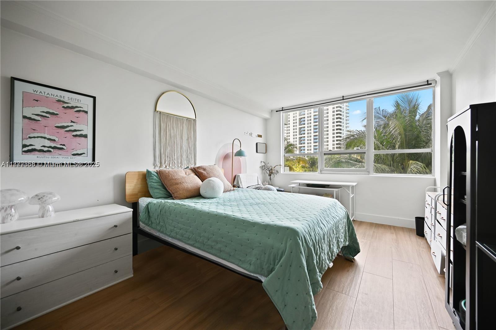 FLAMINGO SOUTH BEACH I CO - Residential