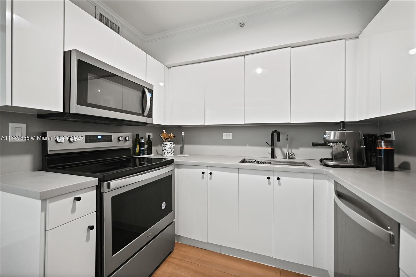 FLAMINGO SOUTH BEACH I CO - Residential