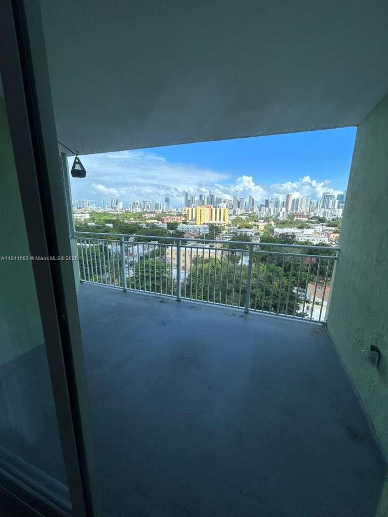 SAN LORENZO CONDO - Residential Lease